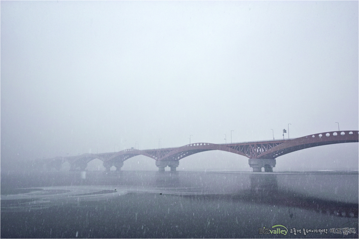 Creative digital agency based in Korea