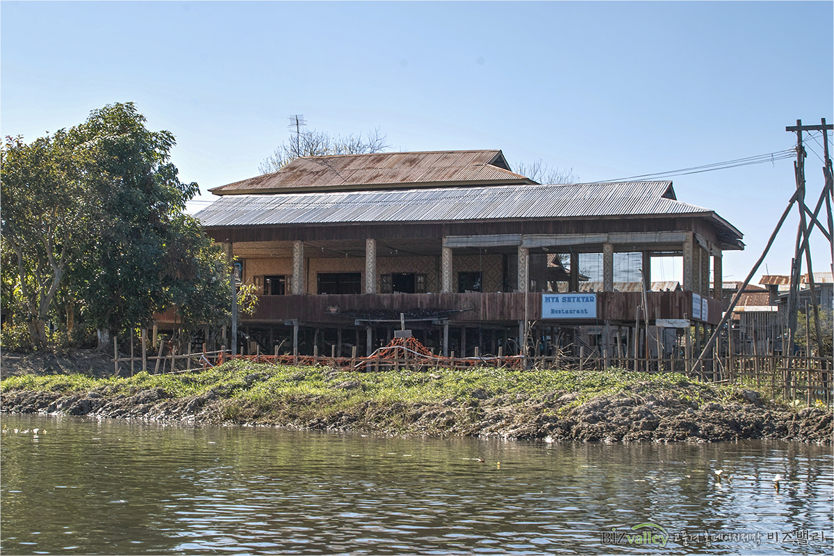 Creative digital agency based in Korea