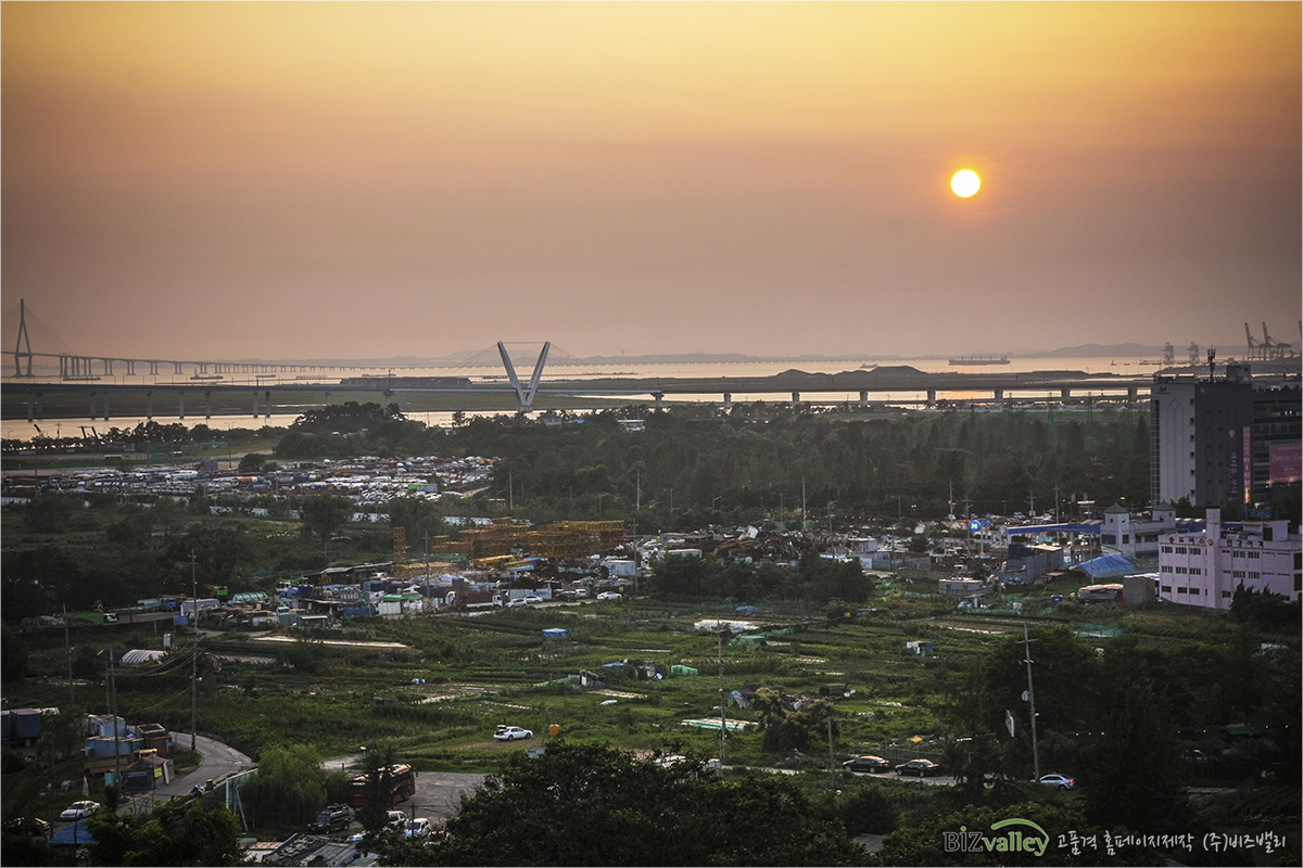 Creative digital agency based in Korea